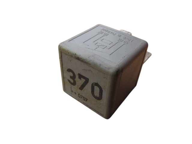 фото №1, Audi q7 4l 2007r реле 370 8d0951253