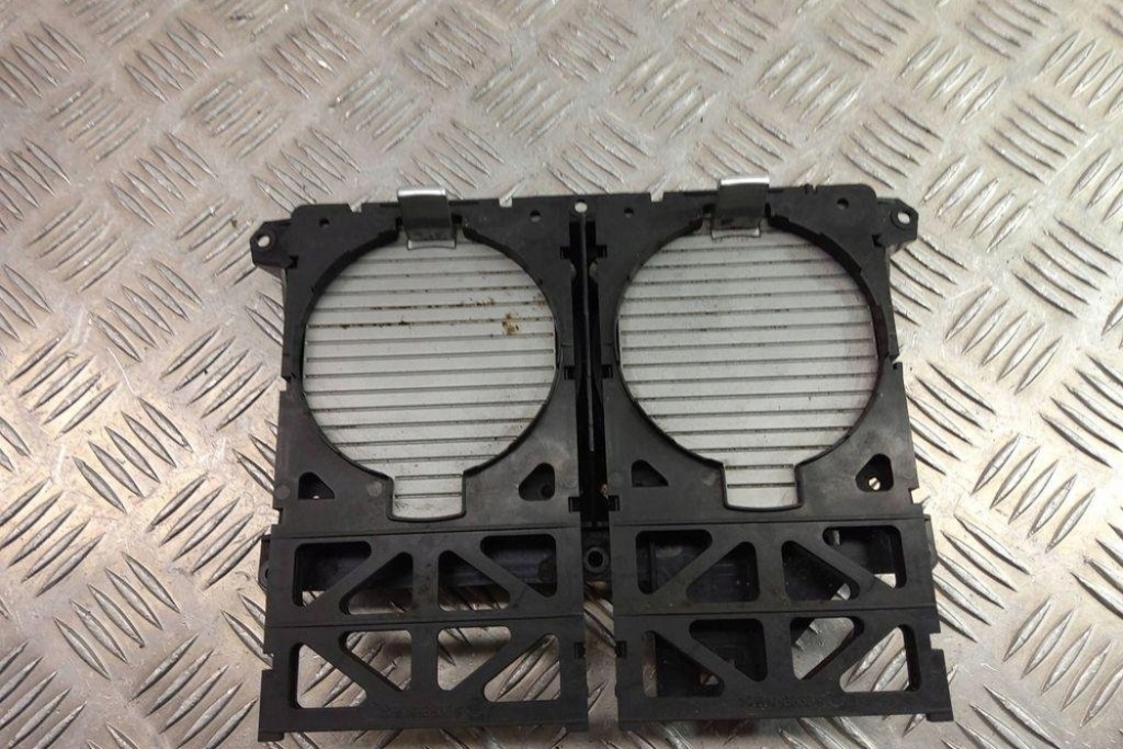 Кронштейн na кружки bmw 7 e65, e66, e67 7152117 2.99l дизель 170kw 2006 с Разборки