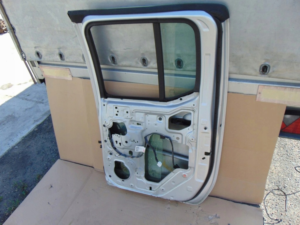 фото №9, Дверь правый задняя nissan navara d40 серебристый