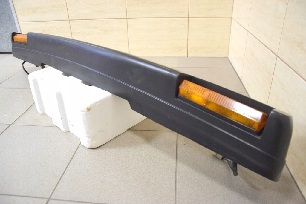 Ferrari 308 75-80r. передній бампер перед Доставка