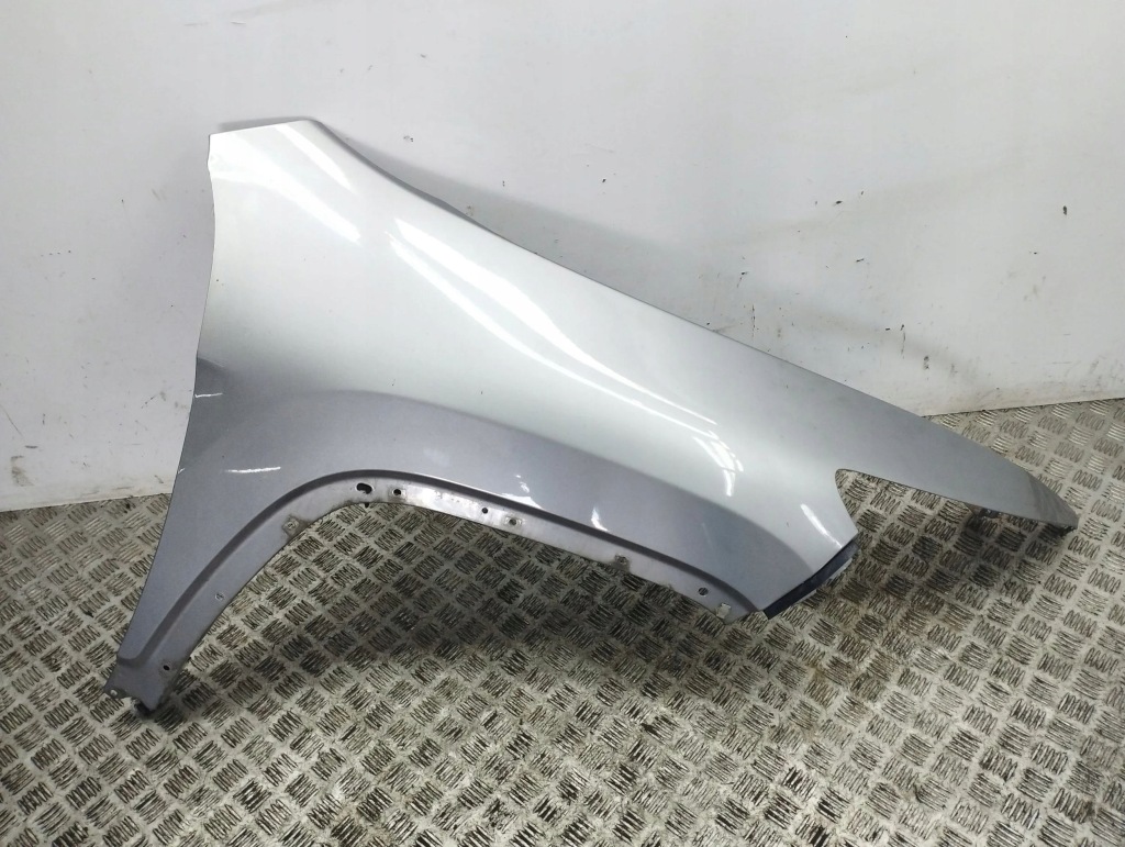 Купити Jeep cherokee 2015 права сторона крило передній