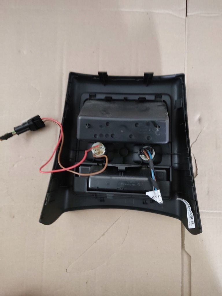 фото №3, Bmw e91 прикурювач задня