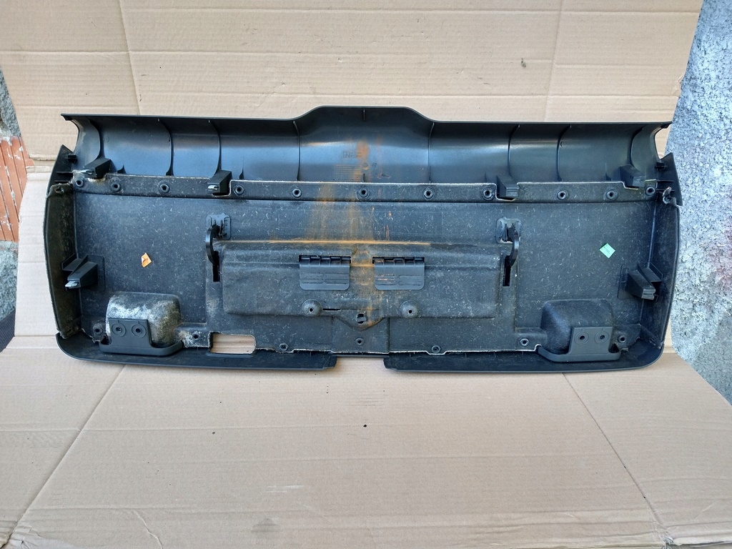 фото №5, Обивка крышки задний alcantara чёрный soul audi a4 s4 b6 kombi 00-05