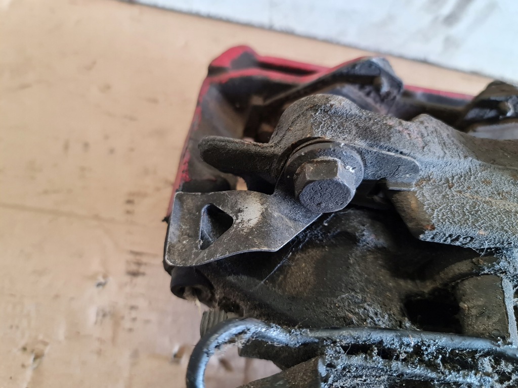 фото №7, Супорт лівий перед a8 d2 przed fl 94-99 пластина