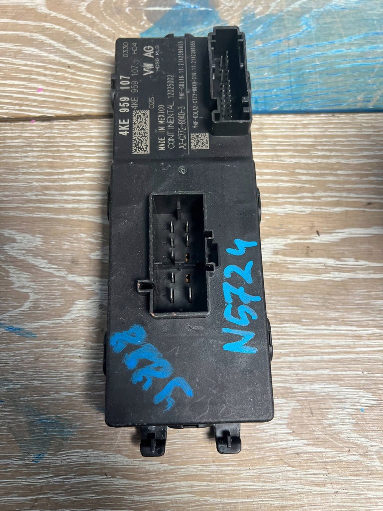 фото №1, Модуль крышки багажника porsche taycan 9j1 4ke959107