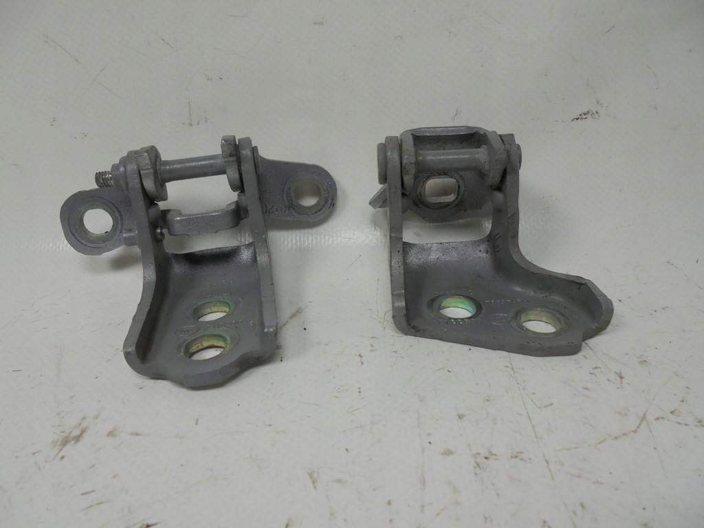 фото №3, Петлі двері правий перед renault комплект 79636 4150r renault clio v 1.5