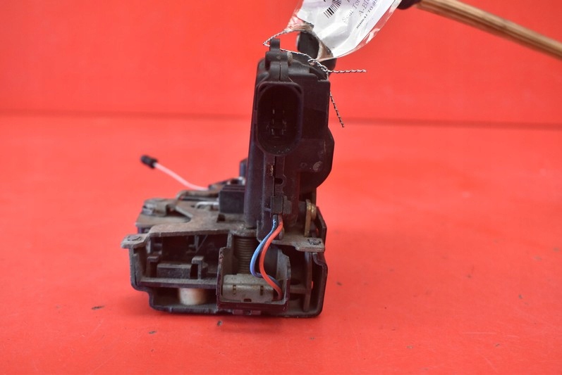 фото №4, Замок дверь правый перед eu seat toledo 2 ii 03r