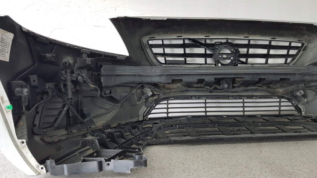 Volvo v40 r-design 2012 - бампер перед 6710 Киев