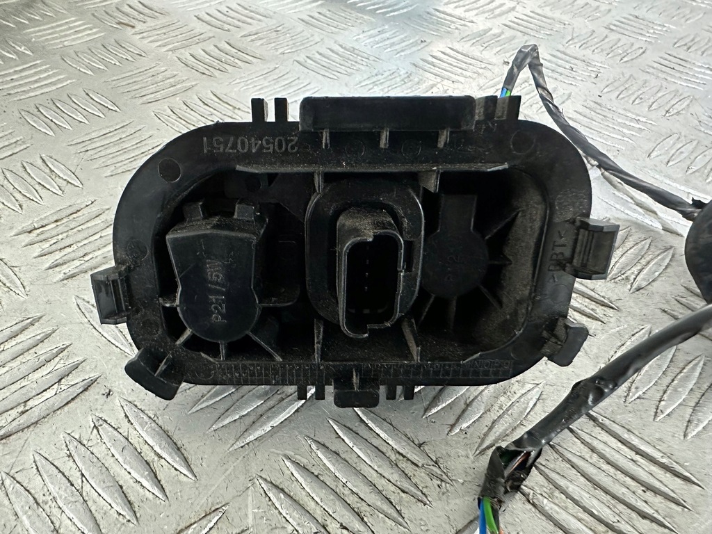 фото №8, Renault clio iv kombi вкладыш лампы левый задняя штекер 20540751