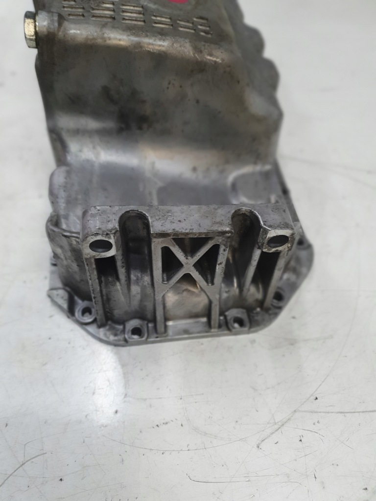 Поддон масла 1.4 tsi cax cav 03c103603t vw seat skoda с Разборки