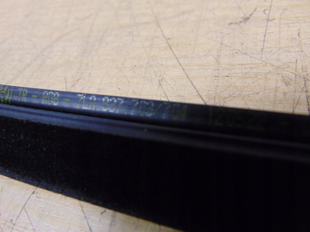 фото №9, Молдинг уплотнитель левый перед vw transporter t6