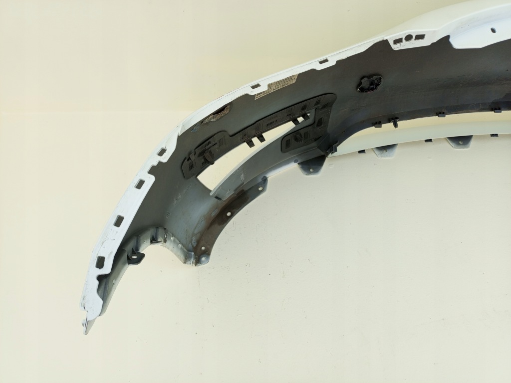 Tesla model y 2020- бампер перед передній 1540100-06-c в Україні