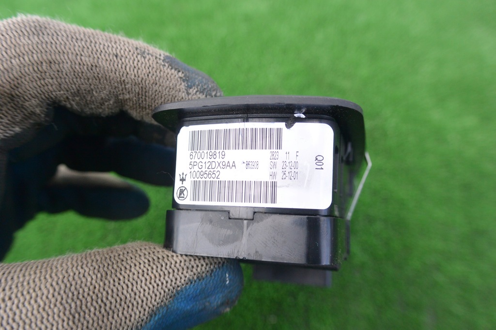 фото №7, Панель регулювання вікон maserati quattroporte vi