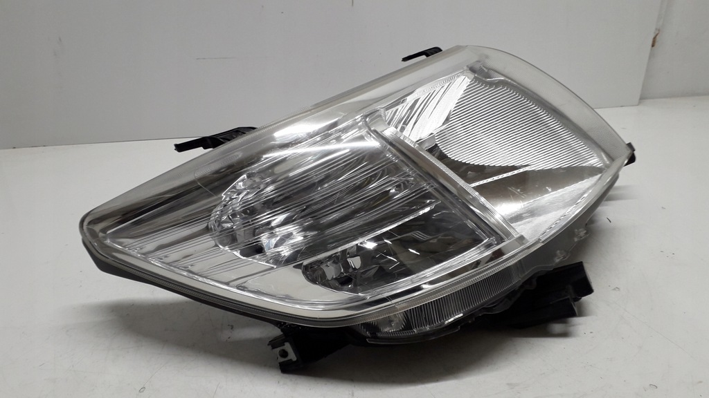 фото №10, Toyota hilux 7 vii lift 12- лампа права передня