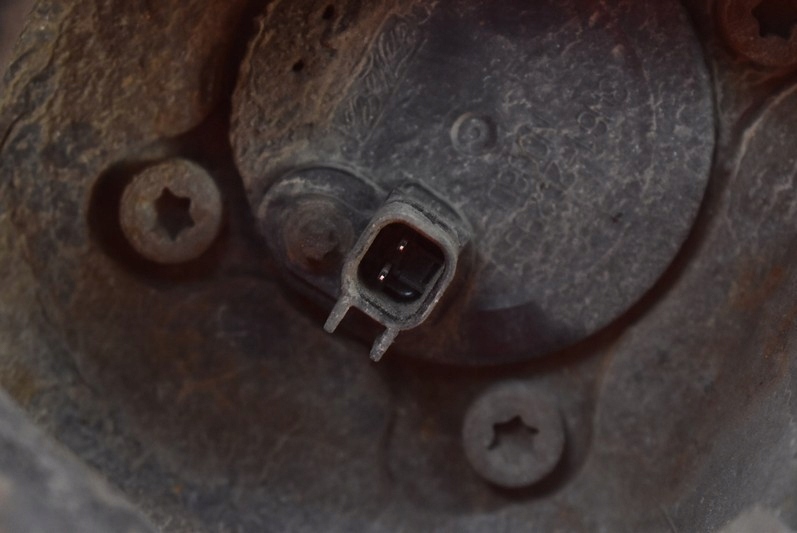 фото №8, Поворотный кулак ступица правая задняя mazda 5 2 ii cw 1.6 citd 115 km 10-16