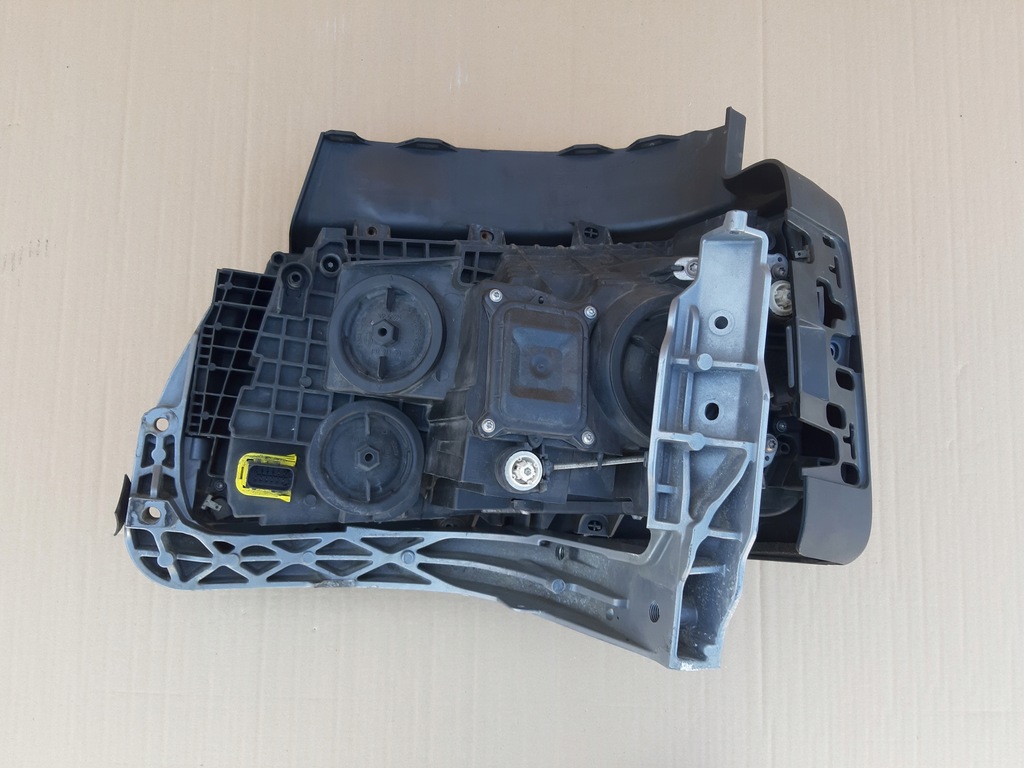 фото №8, Scania r s фара правый лампа h7 кронштейн рамка