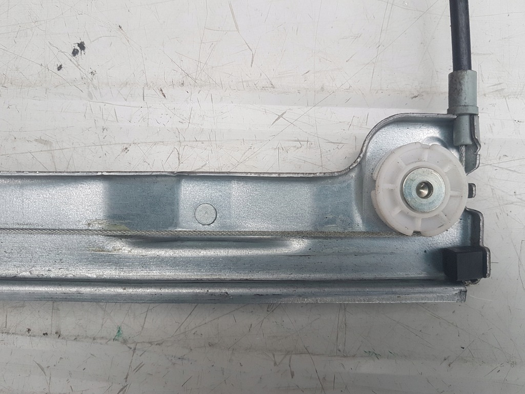 фото №7, Підйомник скло правий задня 0130822208 - colt cz