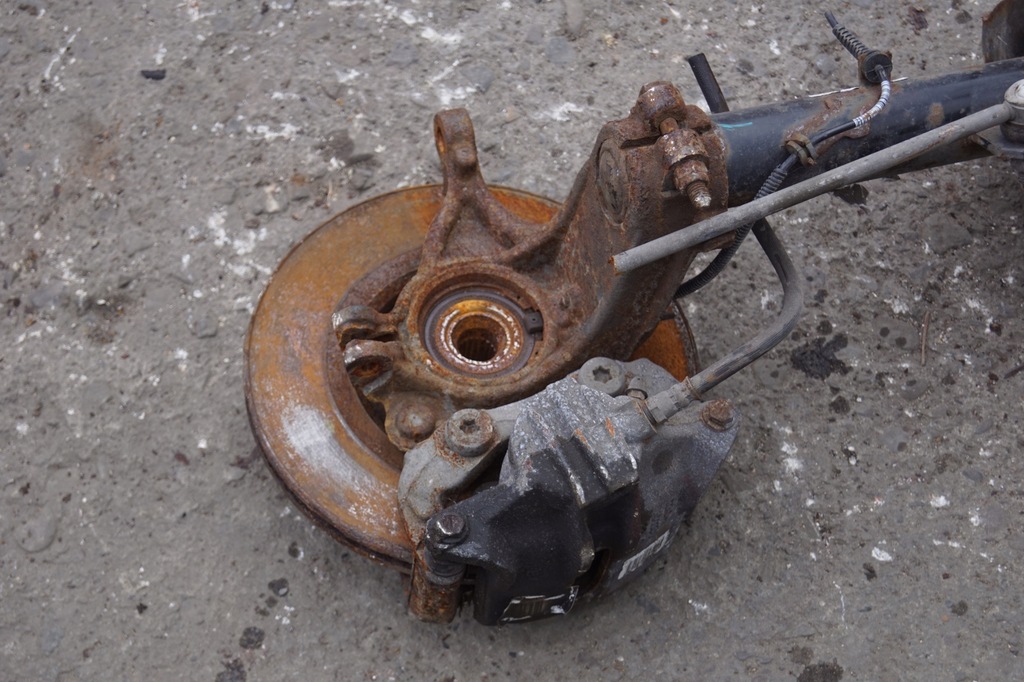 фото №11, Поворотний кулак лівий перед peugeot 2008 i 1.2