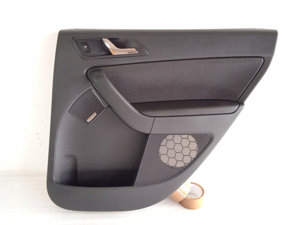 фото №1, Skoda yeti 5l0 оббивка обшивка двері правий задня