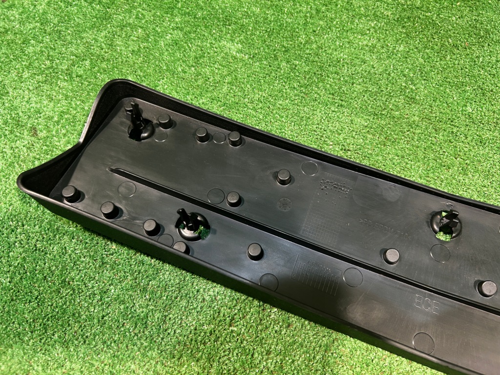 Mercedes a-klasa w176 рестайлинг  рамка подставка номерного знака регистрационный Киев