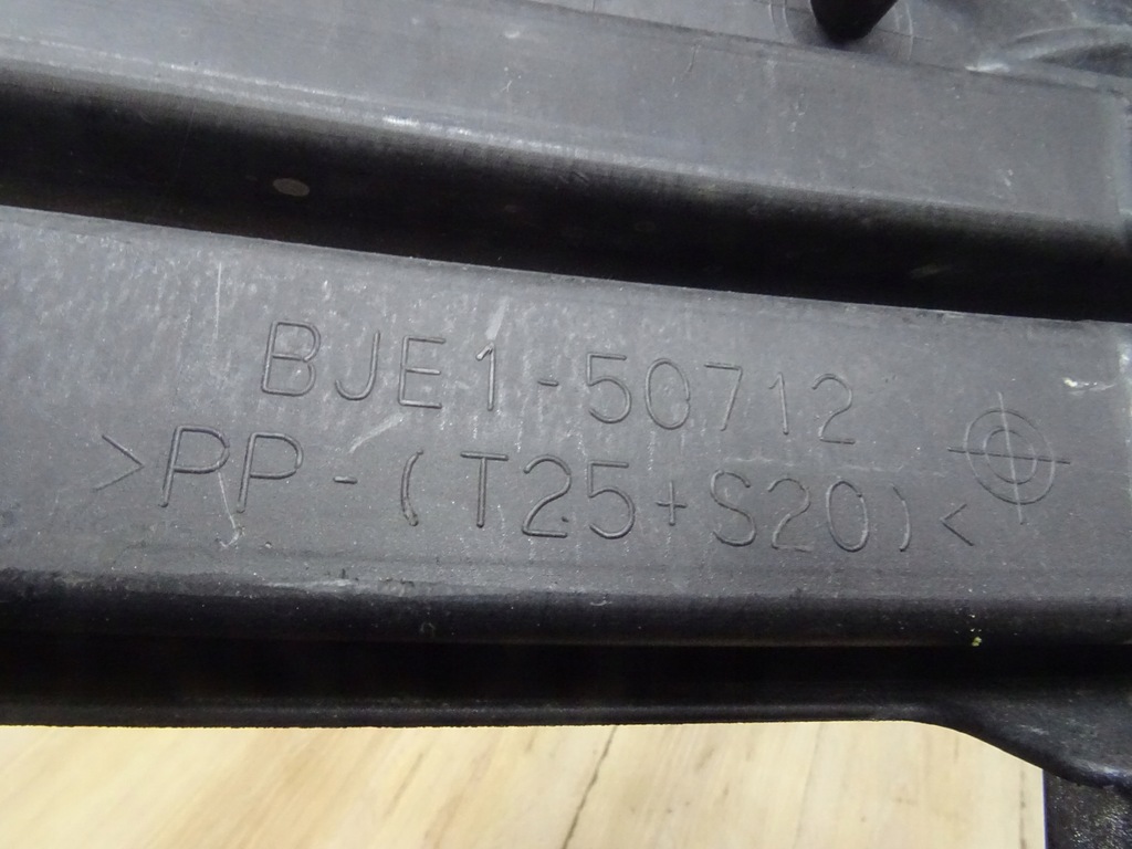 фото №9, Mazda решётка радиатора решётка радиатора bje1-50712 mazda 3 iii bm 2013-16r llu