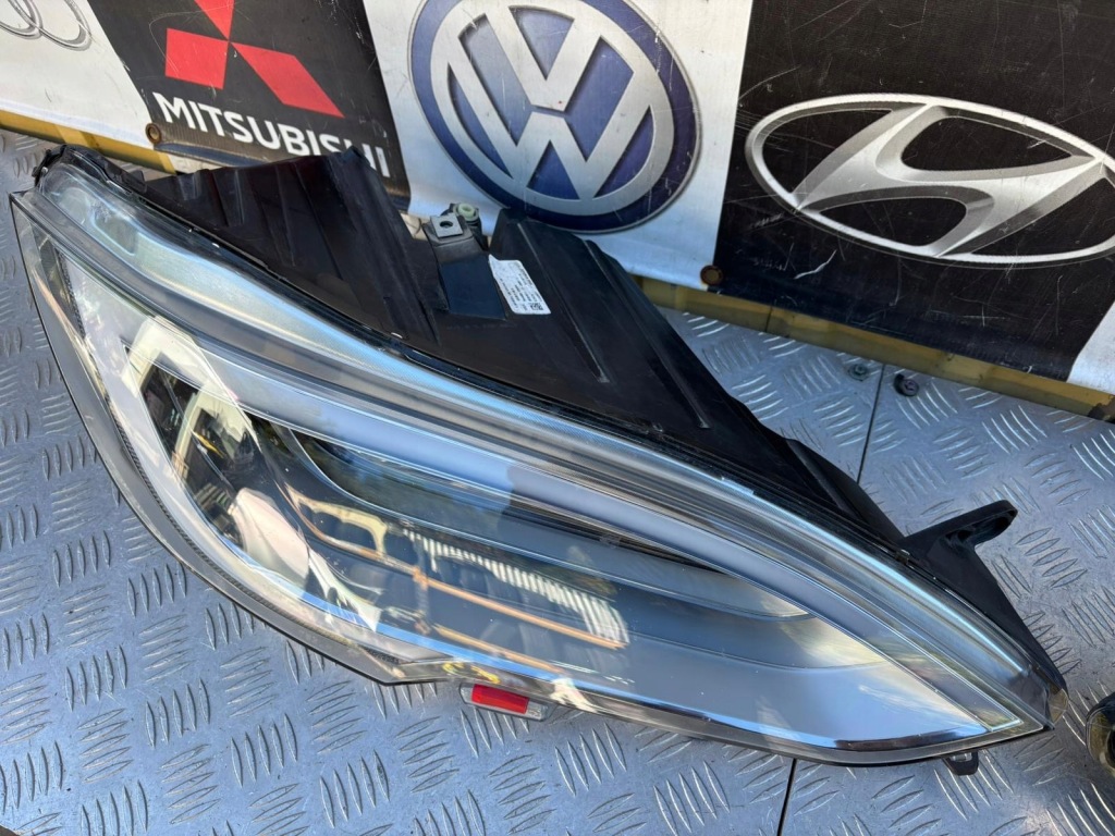 фото №5, Tesla 3 s plaid лампа перед левая правая 21- 1053570-00-g 1053571-00-g