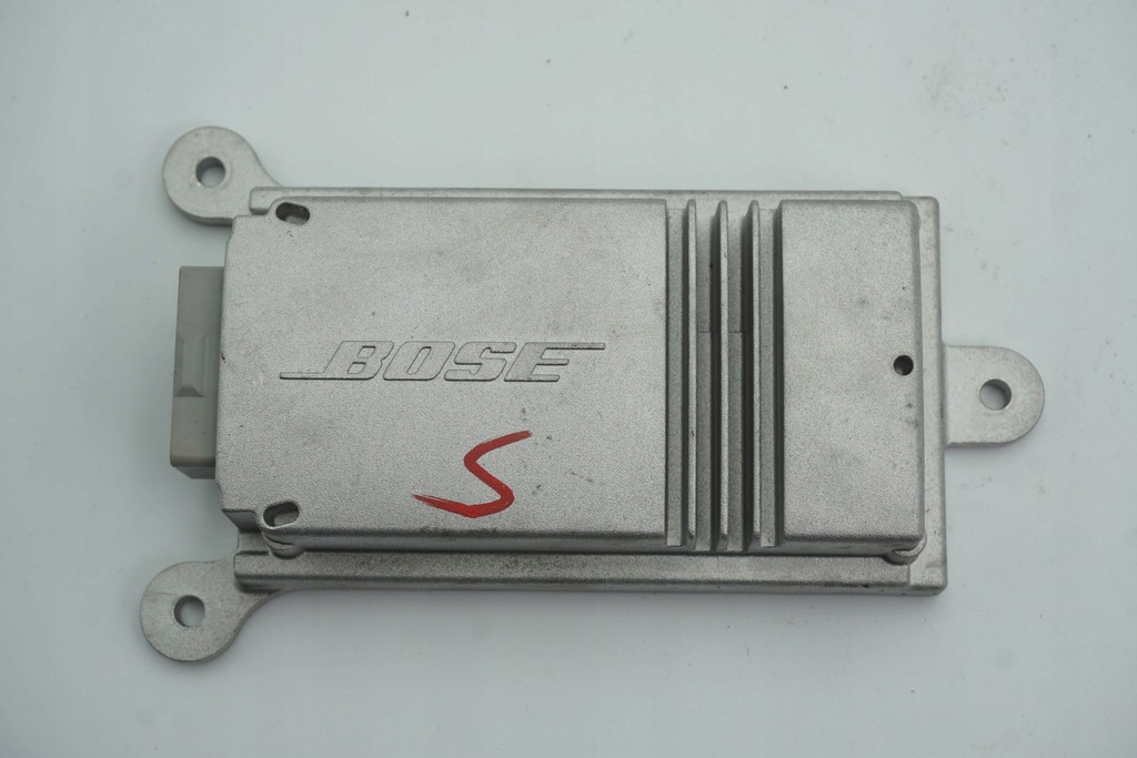 фото №1, Підсилювач bose porsche cayenne 733897-0010