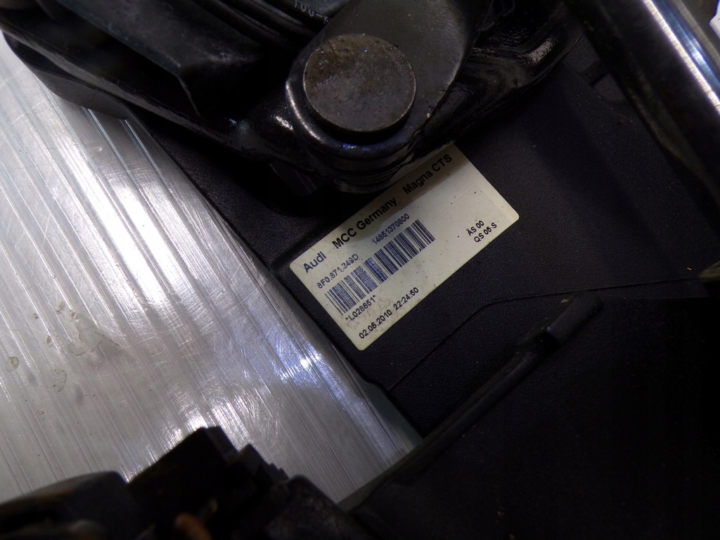 фото №5, Петля дах лівий audi a5 8t cabrio 8f0871349d