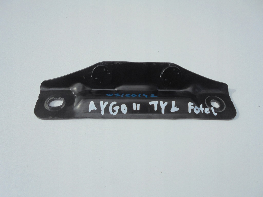 фото №1, Toyota aygo ii кронштейн сиденье задняя rok 2014-