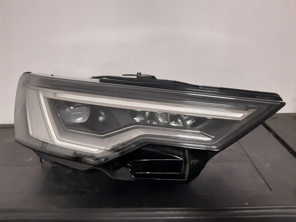 фото №1, Audi a6 c8 full led права 4k0 941 040
