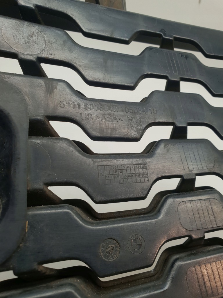 Bmw x3 f25 m-pakiet 14-18 решітка w бампер перед права 51118056942 в Україні
