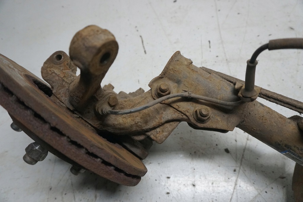 фото №10, Mazda 2 ii de 07-14 амортизационная стойка поворотный кулак амортизатор суппорт правая df7134700g