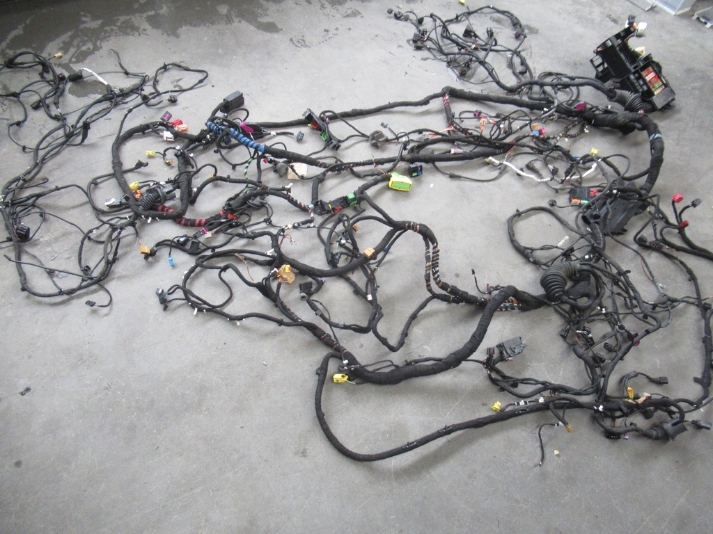 фото №1, Audi r8 5.2 cabrio 420 джгут електропроводка салону