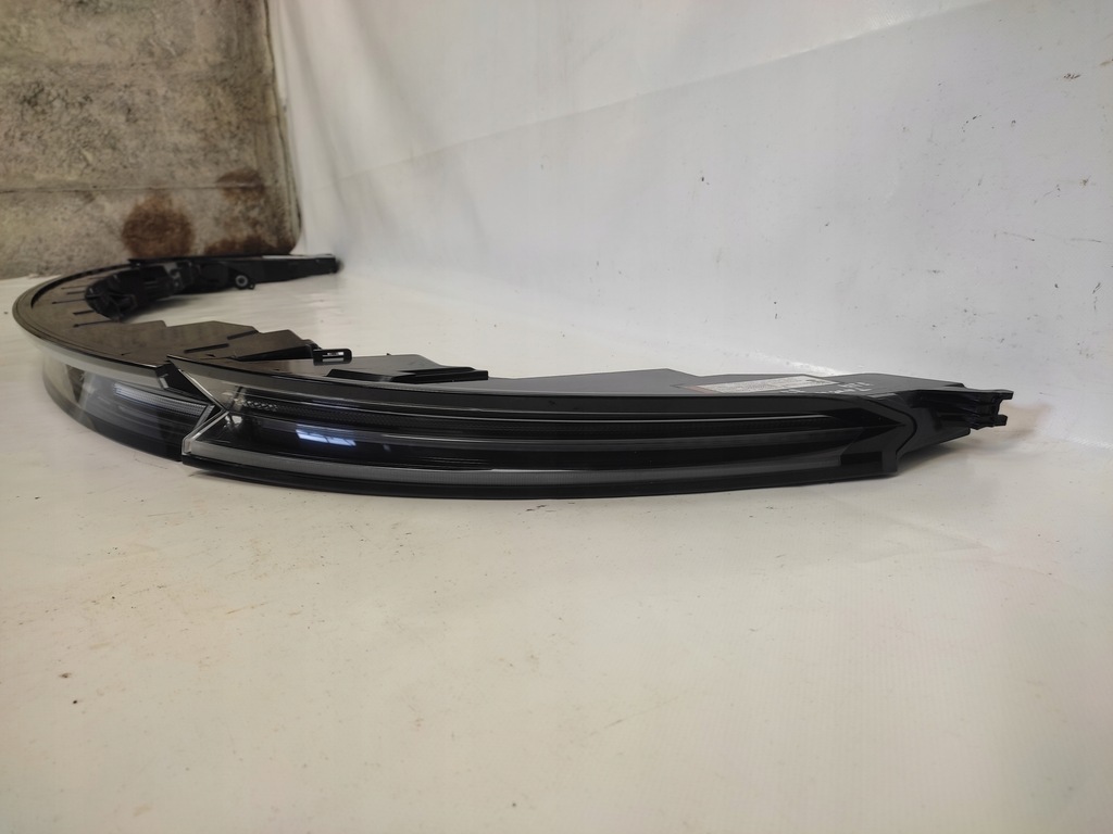 фото №6, Porsche taycan 9j1 лампа задня задня середина ліва права black