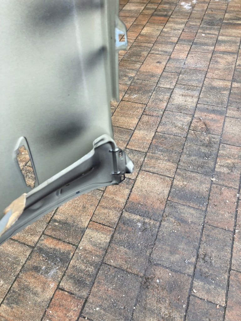 Lancia ypsilon правый  передний крыло Оригинал