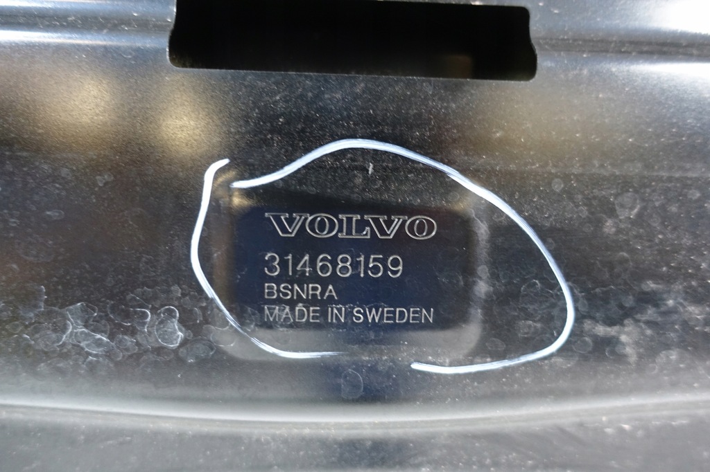 фото №10, Volvo v60 ii 2 s60 iii 3 2018- капот кришка двигуна