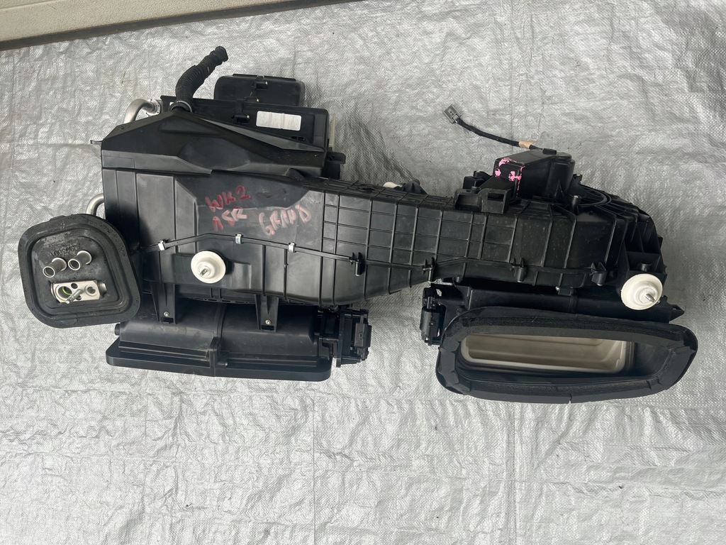 фото №1, Jeep grand cherokee wk2 обігрівач комплектна 15r