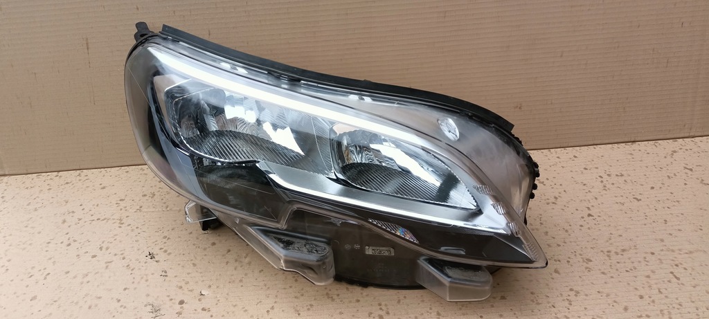 фото №1, Лампа передняя правая expert traveller 16-21rok org