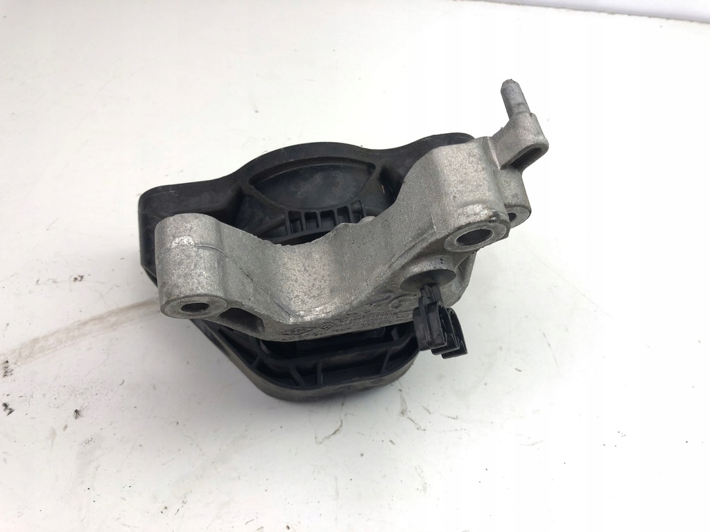 фото №1, Renault megane iv gt line кронштейн подушка двигуна