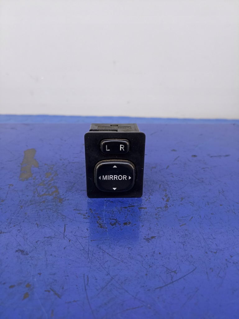 фото №1, Toyota rav4 i панель регулировки зеркал 769746b