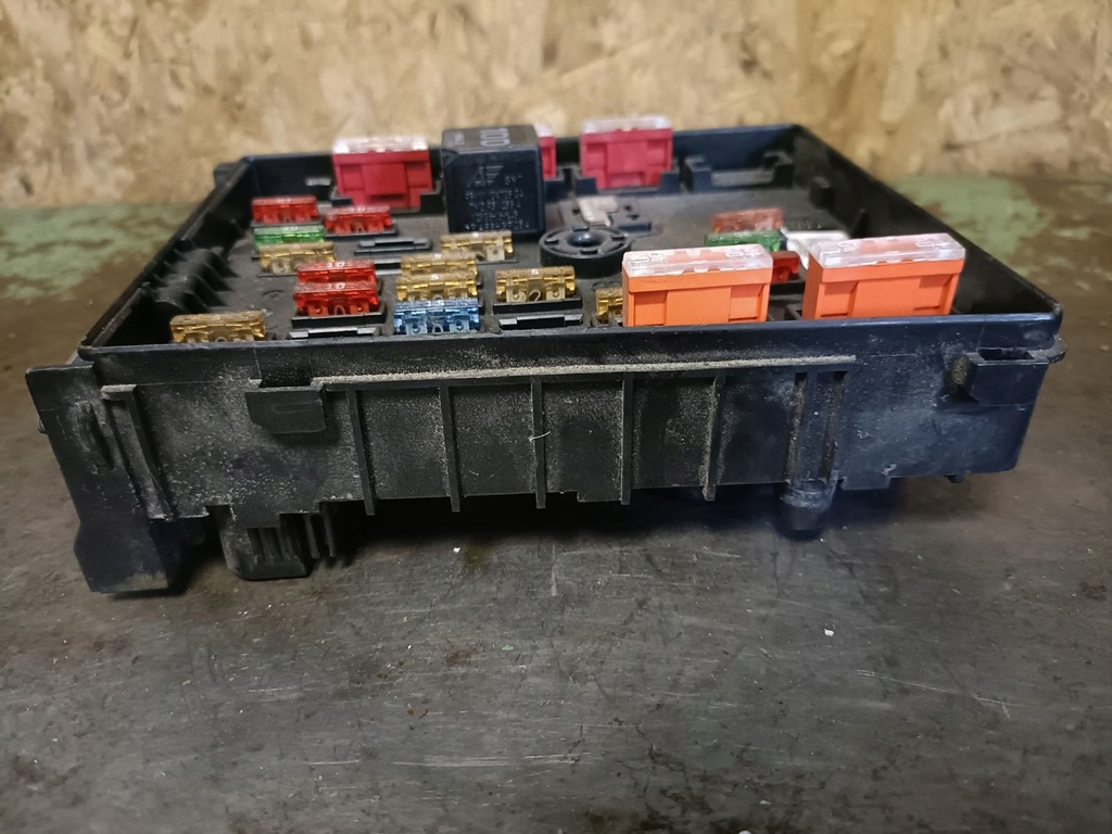 фото №12, Коробка запобіжників vw seat skoda audi 3c0937125