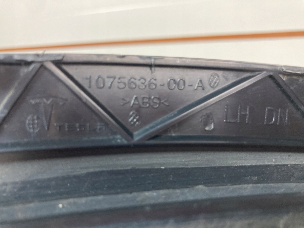 фото №10, Молдинг крыла lewego передний tesla x