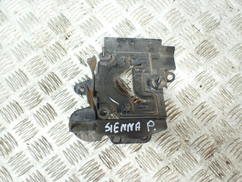 Кронштейн радара заднего правого слепая зона spot toyota sienna xl40 2021 с Разборки