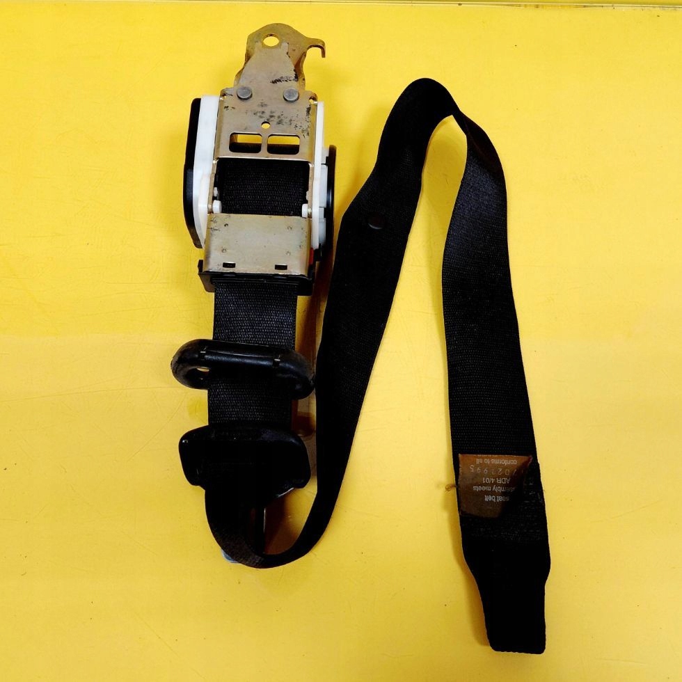 Купити Ремінь безпеки правий перед bmw 3 e36 8208444 nr2137