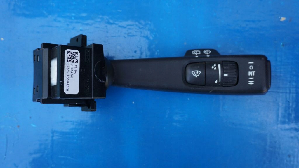 фото №1, Volvo v60 cc - перемикач двірник