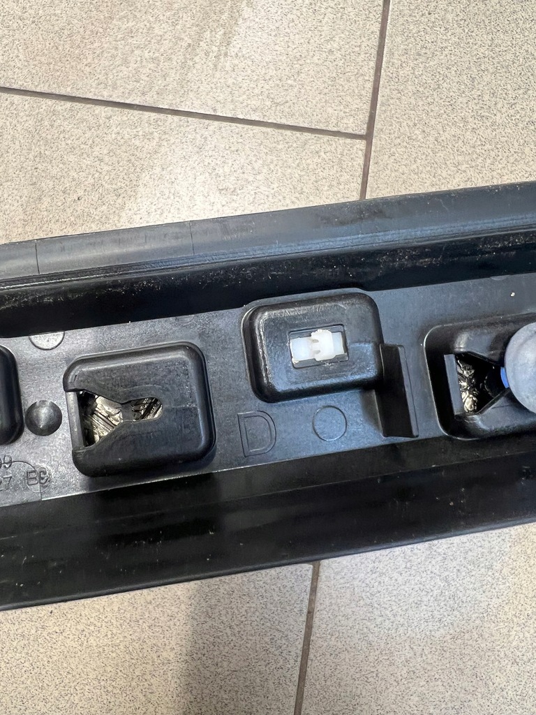 фото №7, Молдинг дах права peugeot 2008 хром 9806404777