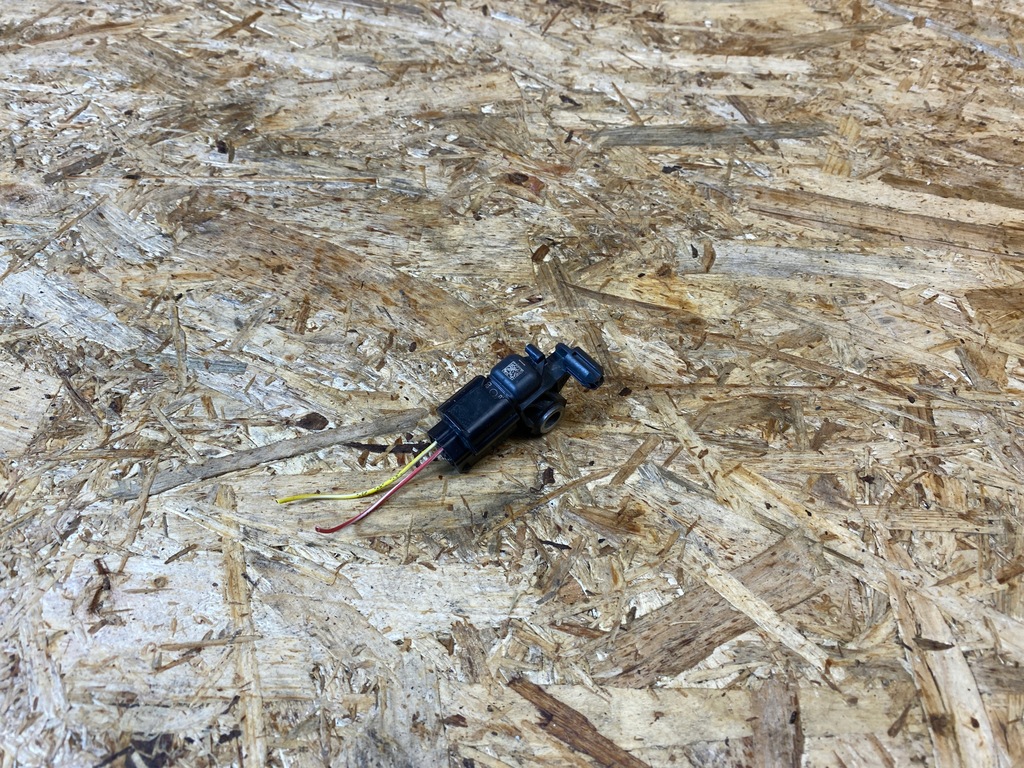 фото №7, Датчик удару штекер nissan juke ii f16 985815ra0a 2019-