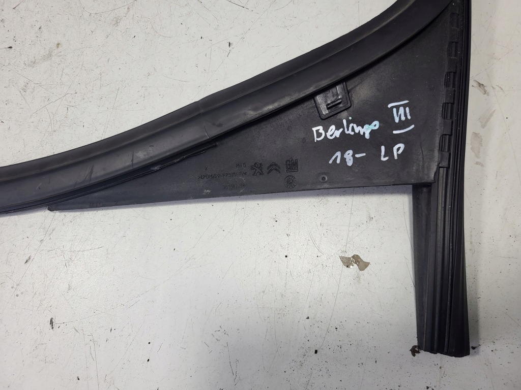 фото №5, Прокладка направляющая стекло левый перед citroen berlingo iii 18- 9818023580