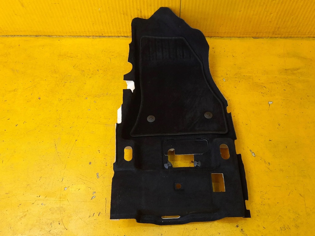 фото №1, Fiat 500l обшивка килимок правий перед