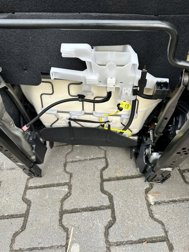 фото №7, Rav4 v сиденья комплект обивка